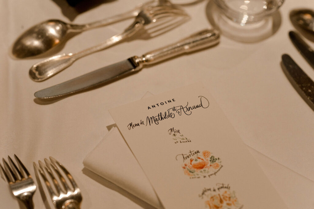 Menu peint à l'aquarelle pour décorer un mariage