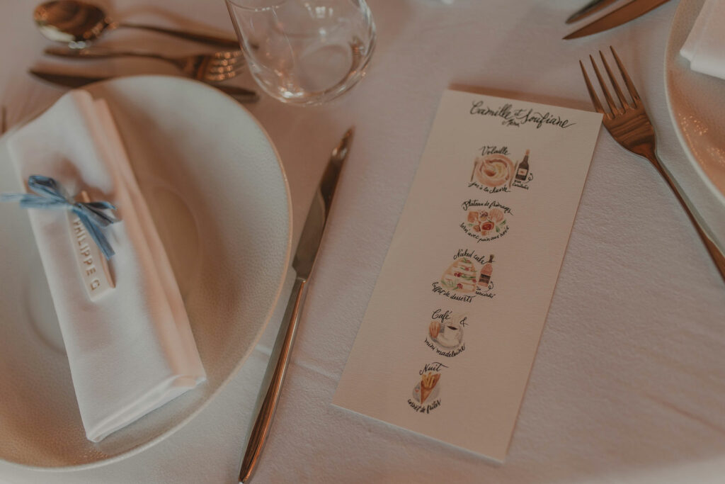 Un menu de mariage illustré à l'aquarelle