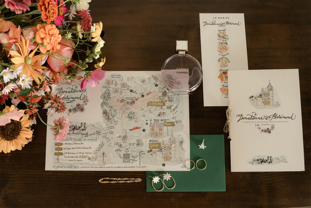 Papeterie de mariage personnalisée avec des illustrations dessinées à la main.